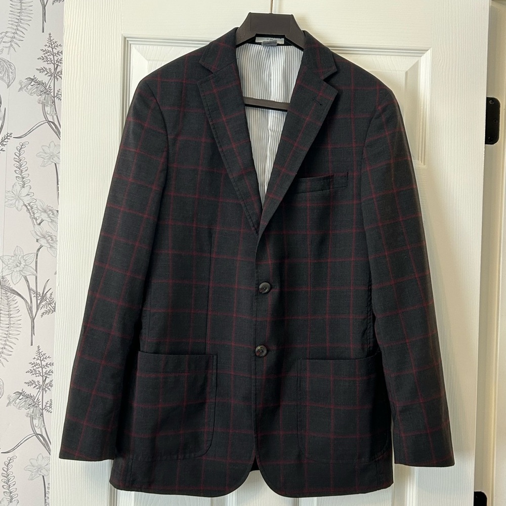 Crosby & Howard men's sport coat dark gray and red windowpane plaid pattern. L